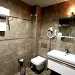 Pietra 4*