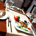 Otel Pietra 4*